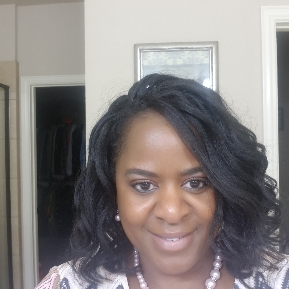 Meet your Posher, Cynthia